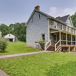 Spacious Country Home In Coatesville On Old Ranch!