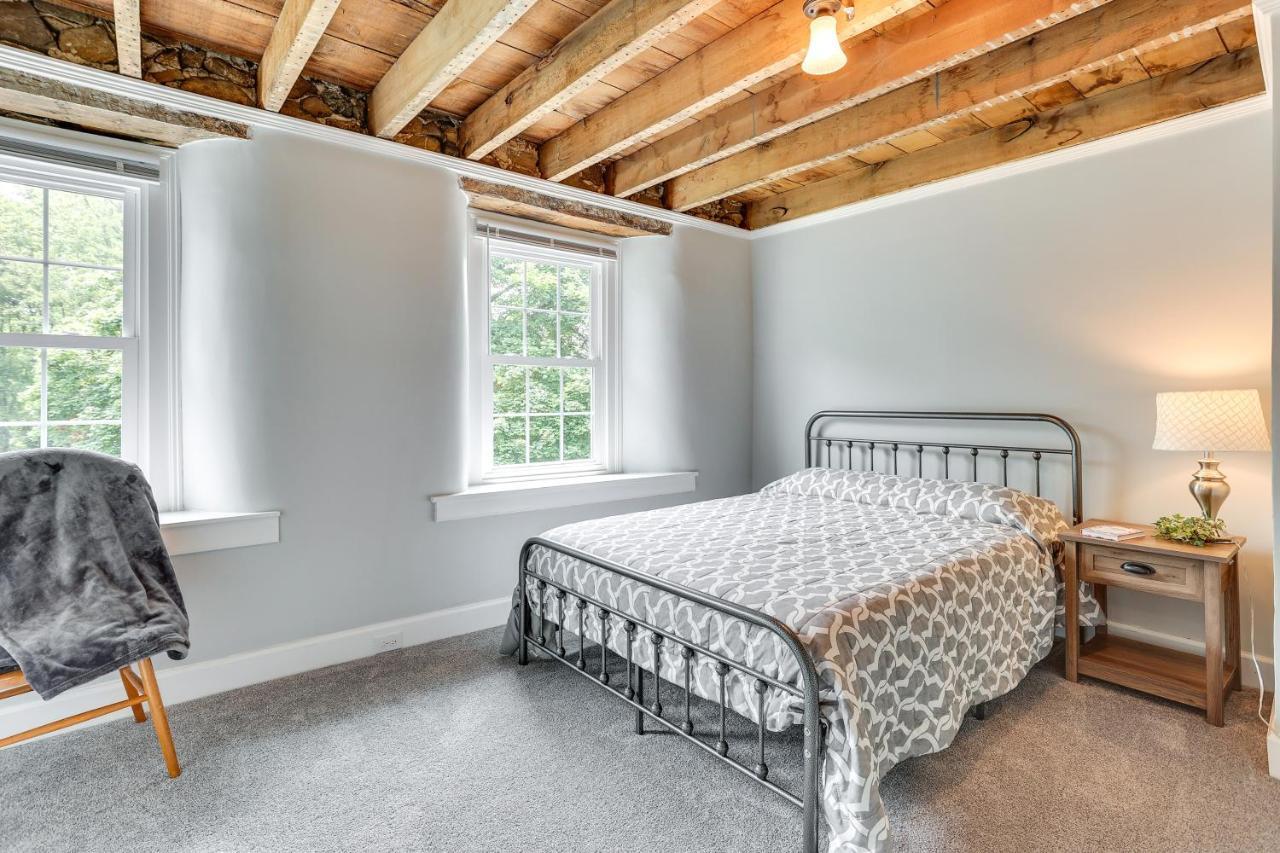 Spacious Country In On Old Ranch! Coatesville