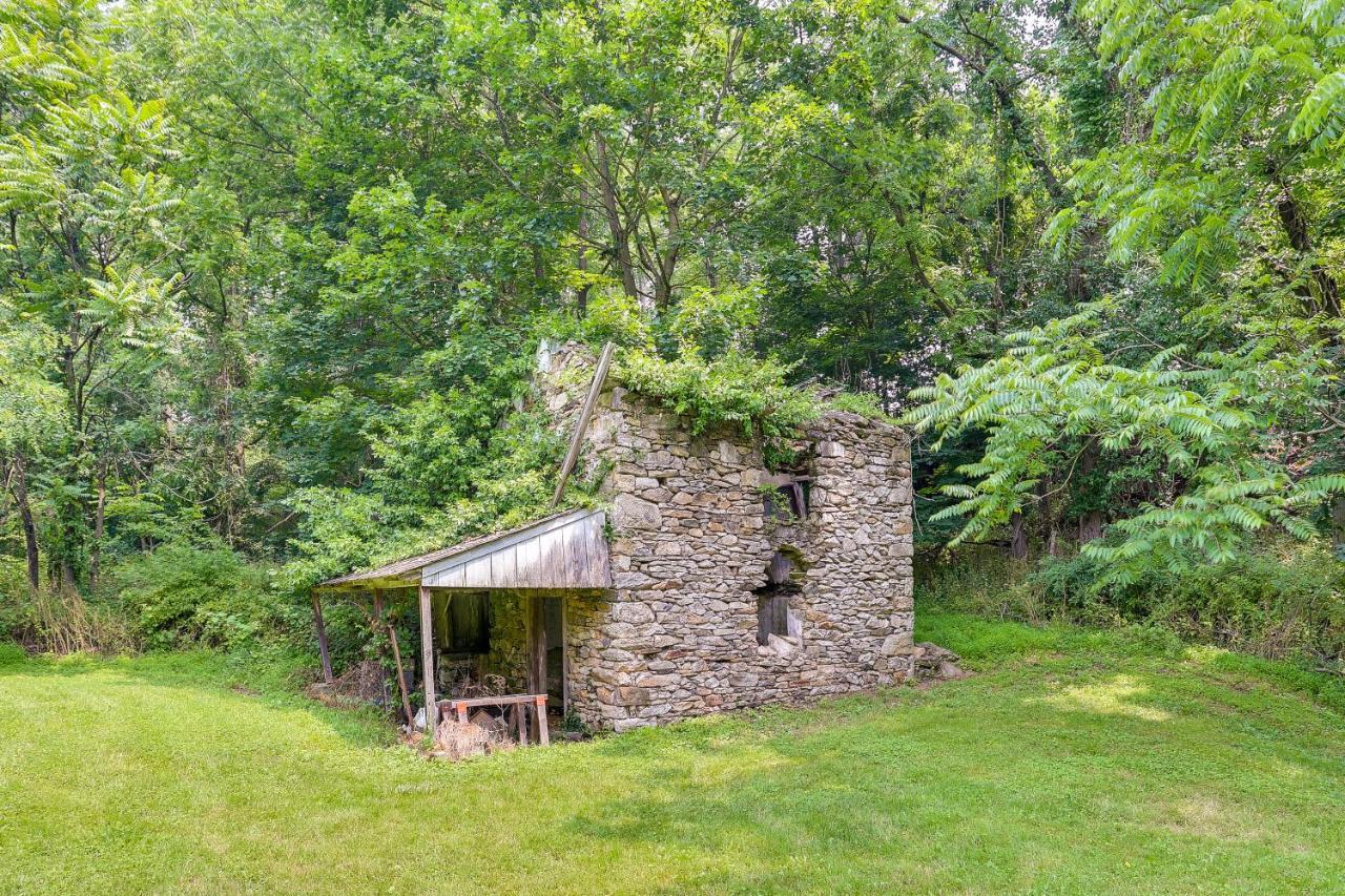 Spacious Country In On Old Ranch! Holiday home *